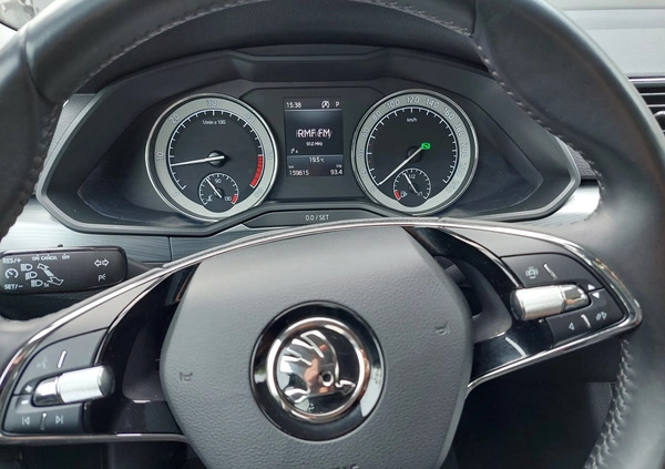 Skoda Superb cena 99900 przebieg: 159000, rok produkcji 2020 z Torzym małe 121